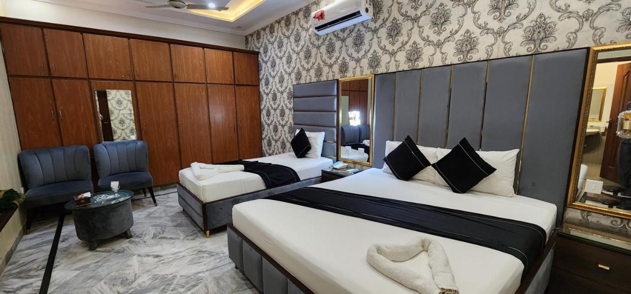 Red Fort Hotel Gulberg Lahore Exteriör bild