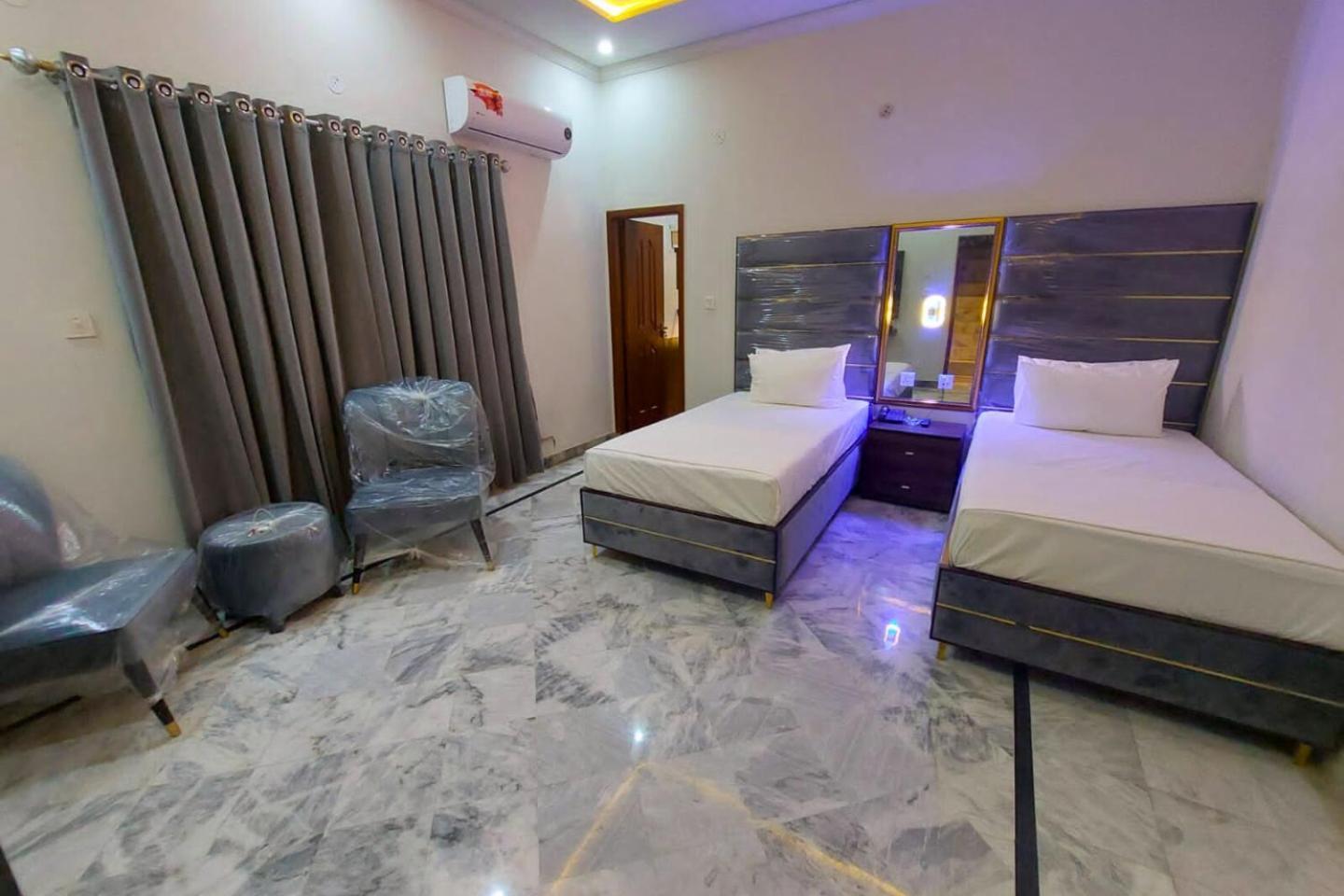 Red Fort Hotel Gulberg Lahore Exteriör bild